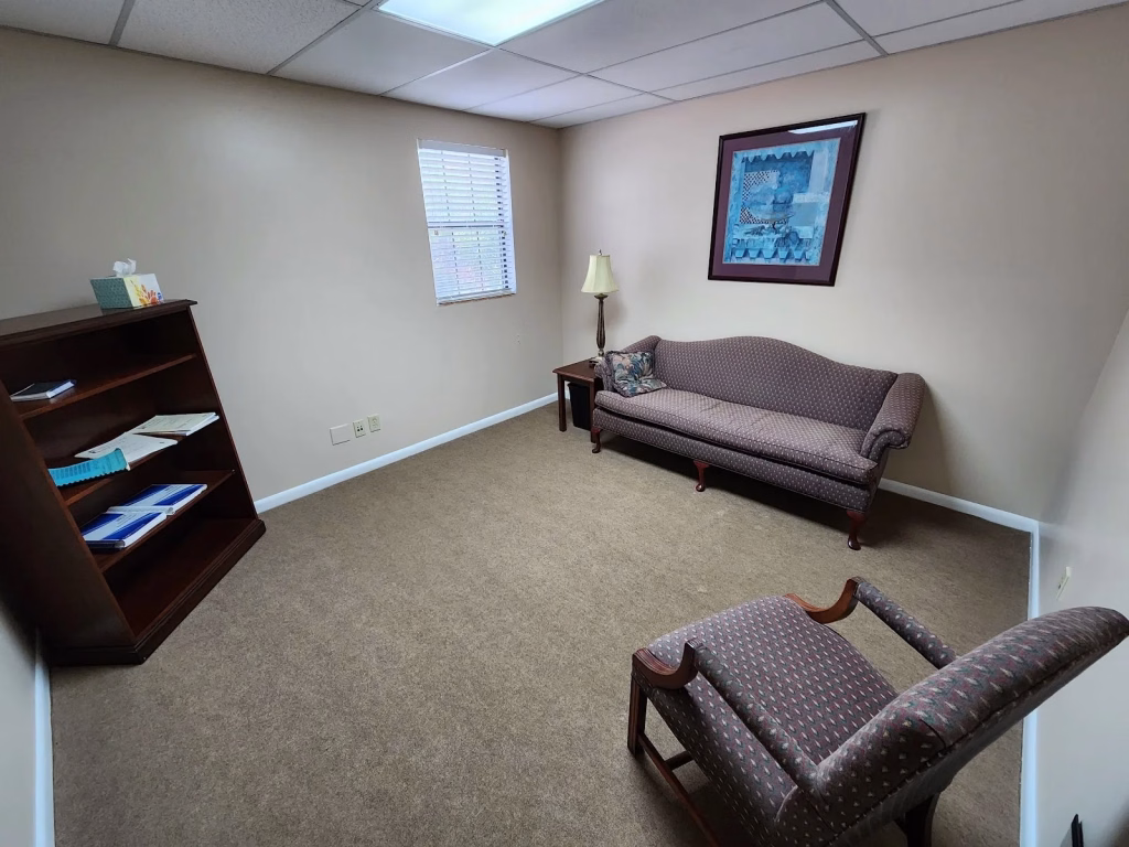 A comfortable visitation room at Traces